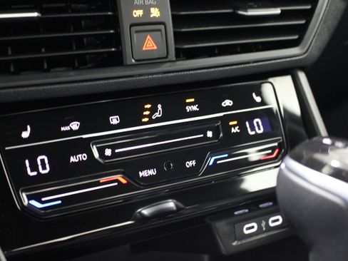 Used 2025 Volkswagen Jetta Sport image 18