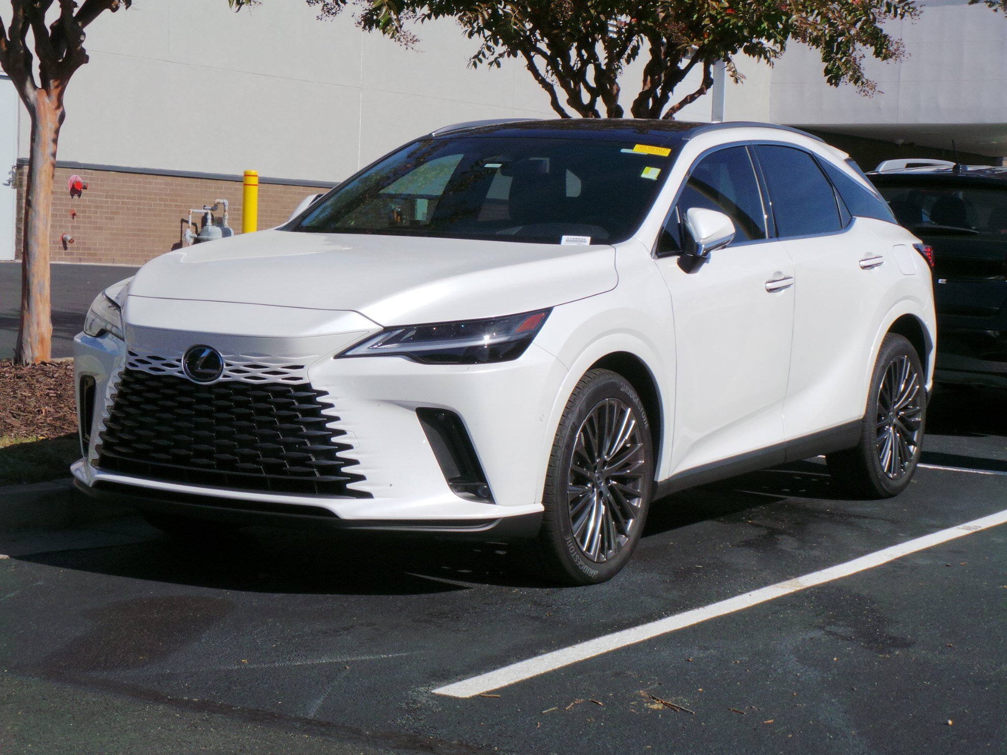 Used 2026 Lexus RX 450h AWD w/ Convenience Package image 2