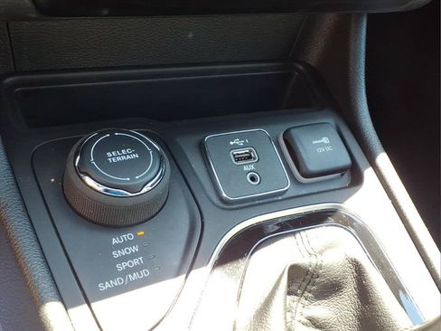 Used 2023 Jeep Cherokee Altitude Lux w/ Lux Elite Package AWD/4WD image 9