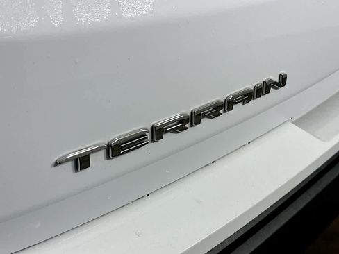 Used 2022 GMC Terrain SLE w/ Driver Convenience Package image 7