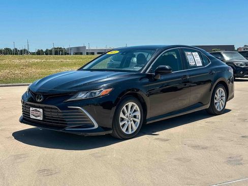 Used 2021 Toyota Camry LE FWD image 7