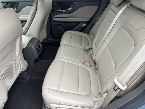 Used 2024 Lincoln Corsair FWD image 6