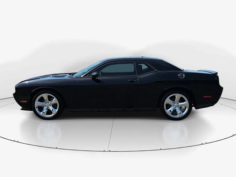 Used 2014 Dodge Challenger SXT Plus RWD image 10