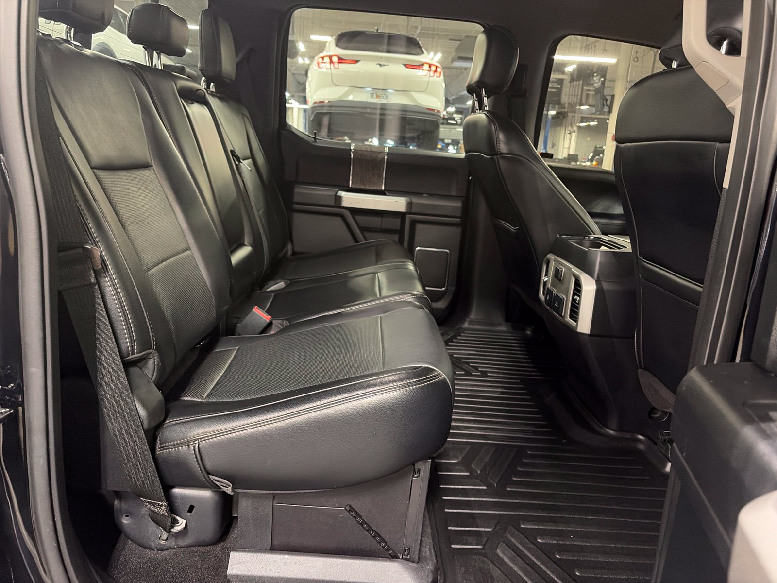 Used 2019 Ford F250 Lariat w/ Chrome Package AWD/4WD image 24