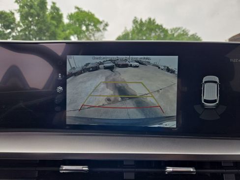 Used 2025 Kia Telluride S FWD image 17