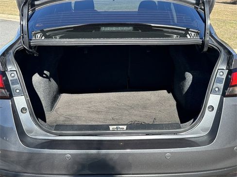 Used 2025 Nissan Versa SV w/ Trunk Package image 19