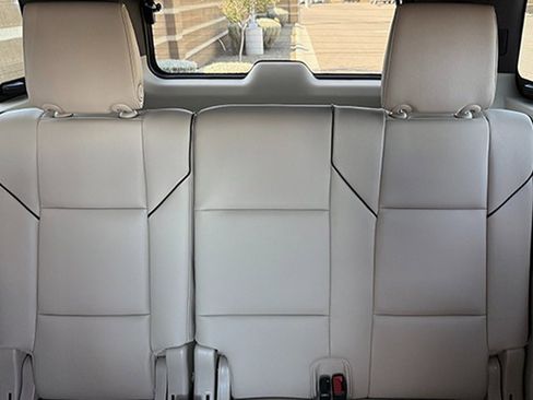 Used 2024 Cadillac Escalade ESV Premium Luxury image 27