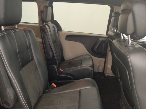 Used 2019 Dodge Grand Caravan SXT FWD image 19