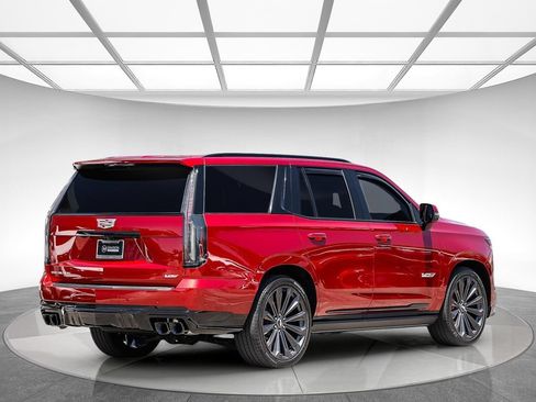 Used 2025 Cadillac Escalade V AWD/4WD image 5
