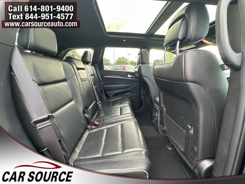 Used 2019 Jeep Grand Cherokee Overland AWD/4WD image 24