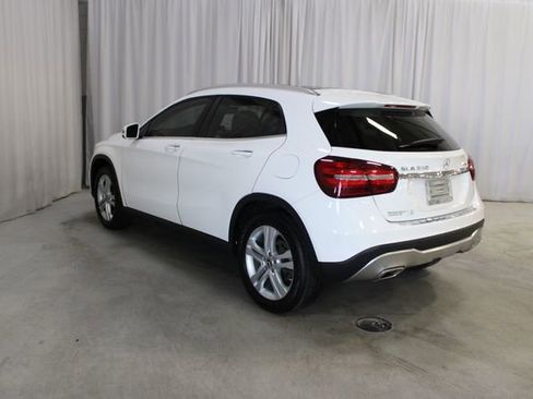 Used 2020 Mercedes-Benz GLA 250 4MATIC w/ Premium Package image 28