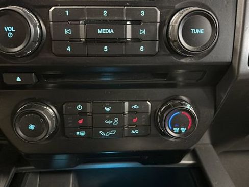 Used 2018 Ford F150 XLT w/ Equipment Group 302A Luxury AWD/4WD image 17