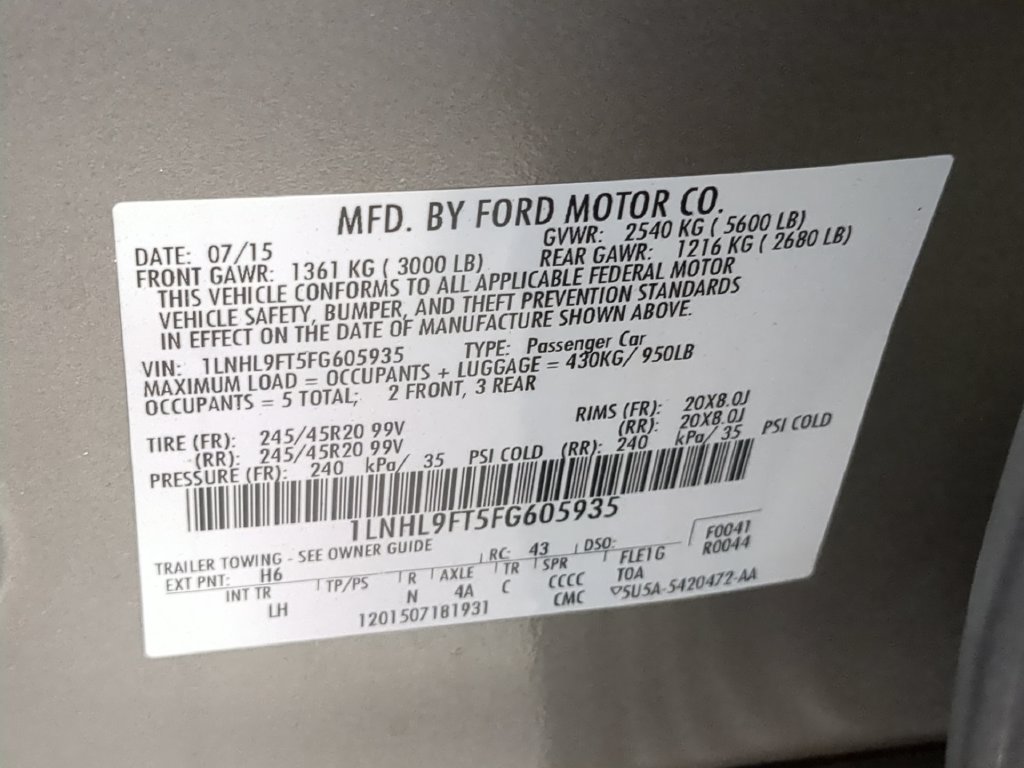 Used 2015 Lincoln MKS AWD w/ Equipment Group 201A image 37