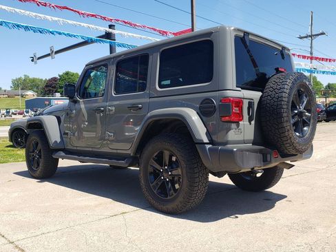 Used 2021 Jeep Wrangler Unlimited Sahara AWD/4WD image 6