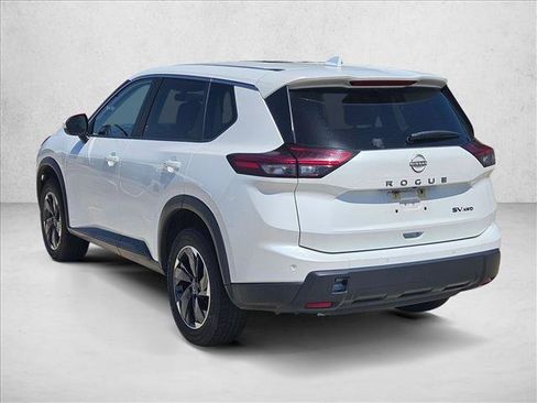 Used 2024 Nissan Rogue SV AWD/4WD image 7