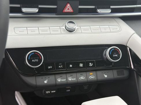 New 2026 Hyundai Elantra Limited image 30