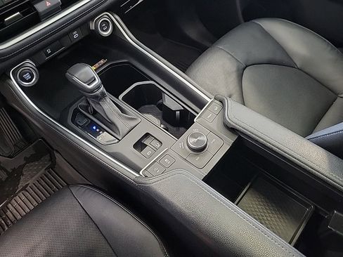 Used 2024 Toyota Grand Highlander Platinum image 10