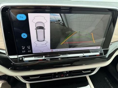 New 2026 Volkswagen Atlas SE image 23