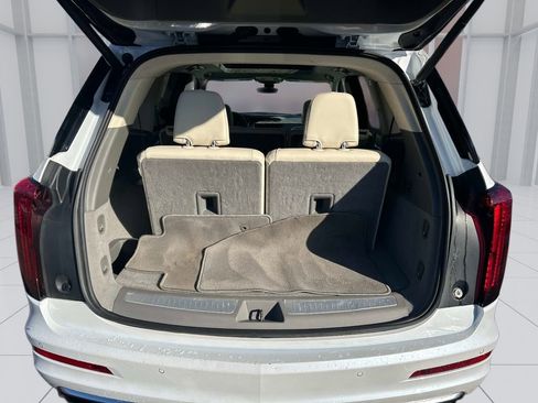 Used 2024 Cadillac XT6 Premium Luxury image 14