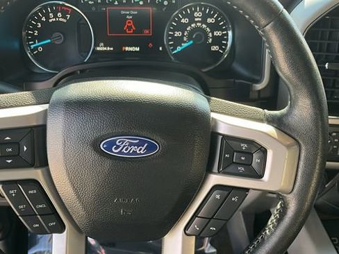 Used 2020 Ford F150 Lariat w/ Equipment Group 502A Luxury AWD/4WD image 7
