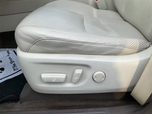 Used 2013 Lexus GX 460 image 23