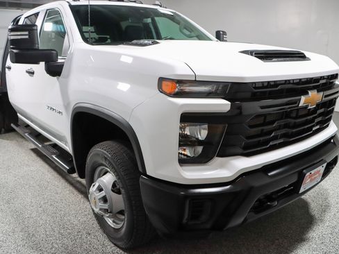 Used 2025 Chevrolet Silverado 3500 W/T w/ WT Convenience Package AWD/4WD image 5