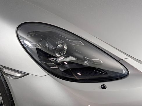 Certified 2021 Porsche 718 Boxster Spyder image 15