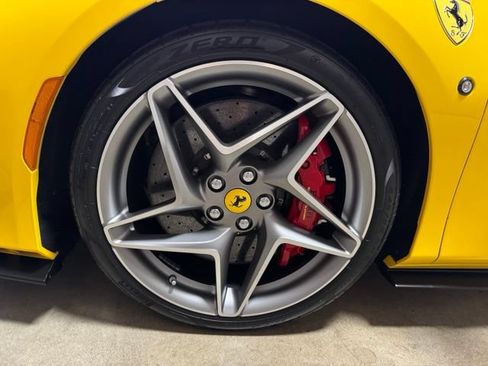 Used 2020 Ferrari F8 Tributo RWD image 39