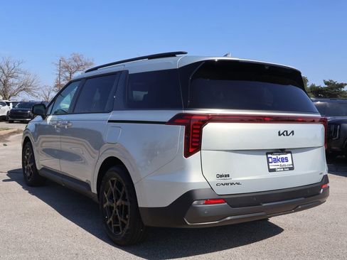 New 2026 Kia Carnival SX Prestige FWD image 5