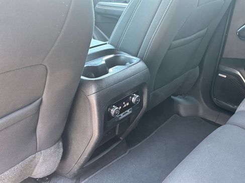 Used 2025 GMC Acadia Elevation AWD/4WD image 23