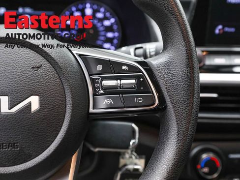 Used 2022 Kia Forte LXS w/ LXS Technology Package image 16