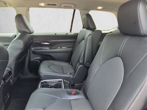 Used 2026 Toyota Grand Highlander FWD image 19