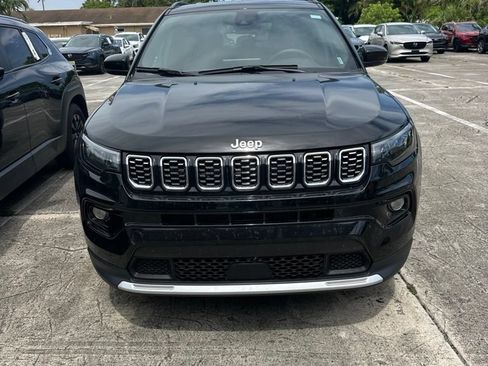Used 2025 Jeep Compass Limited AWD/4WD image 2