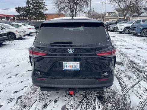 Certified 2021 Toyota Sienna LE image 6