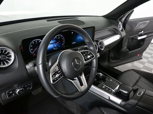 Certified 2022 Mercedes-Benz GLB 250 image 6