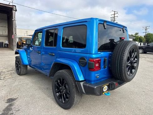 Used 2024 Jeep Wrangler Unlimited Sahara AWD/4WD image 7