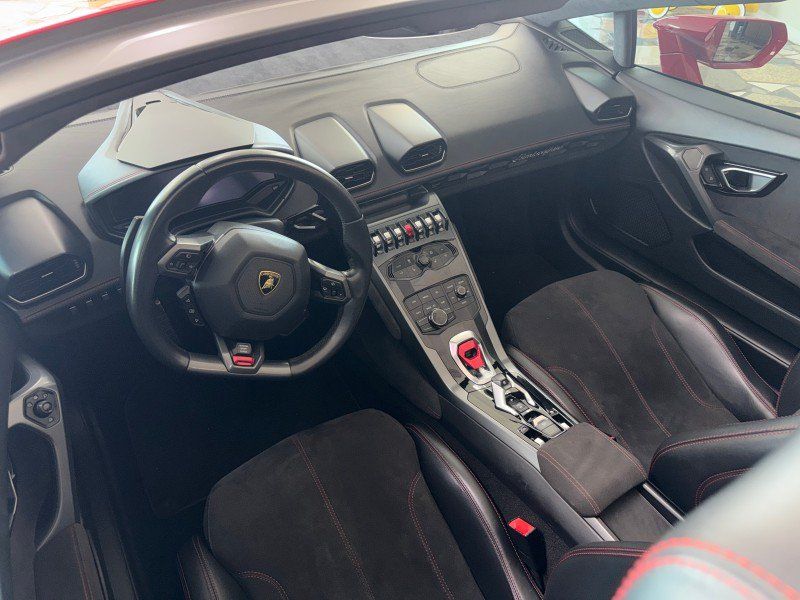 Used 2019 Lamborghini Huracan LP 580-2 RWD image 2