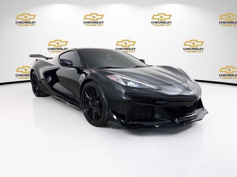 Used 2023 Chevrolet Corvette Z06 w/ Z07 Performance Package RWD image 1
