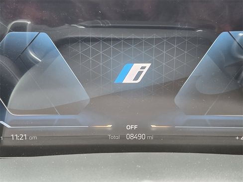 Certified 2025 BMW X5 xDrive50e w/ Parking Assistance Package image 17