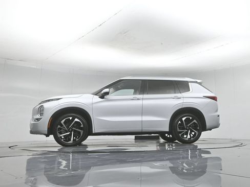 Used 2024 Mitsubishi Outlander SEL FWD image 49