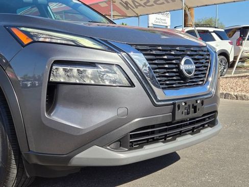 Used 2023 Nissan Rogue SV FWD image 2