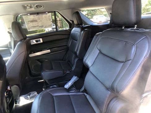 Used 2021 Ford Explorer Limited w/ Equipment Group 301A image 23