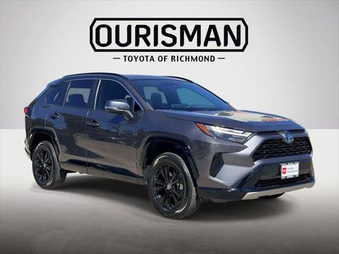 Certified 2022 Toyota RAV4 SE w/ Convenience Package AWD/4WD image 1