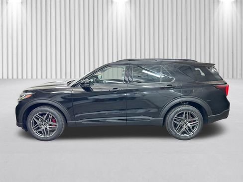 New 2026 Ford Explorer ST-Line w/ ST-Line Street Pack AWD/4WD image 8
