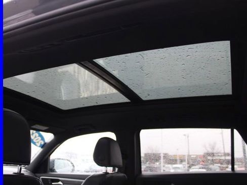 Used 2022 Volkswagen Atlas Cross Sport SE w/ Panoramic Sunroof Package image 29