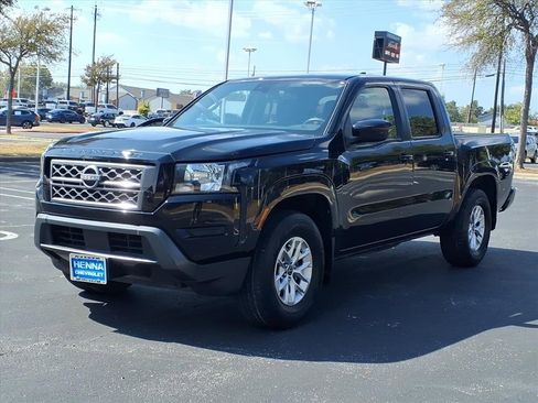 Used 2024 Nissan Frontier SV image 4