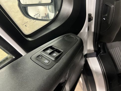 Used 2025 RAM ProMaster 2500 w/ U-Haul Equipment Group FWD image 15