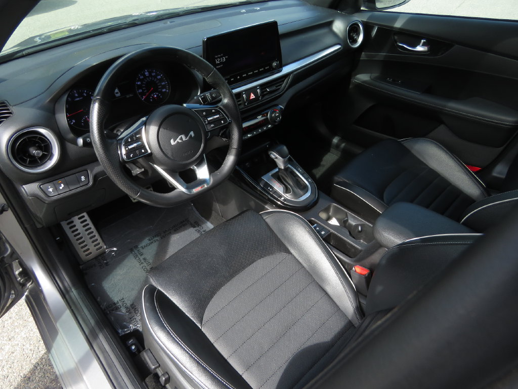 Used 2023 Kia Forte GT-Line w/ GT-Line Premium Package FWD image 11