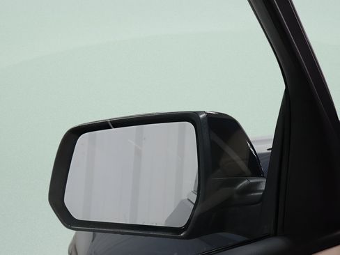 Used 2023 Chevrolet Traverse LS FWD image 22