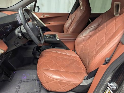 Used 2023 BMW iX xDrive50 w/ Sport Package image 12